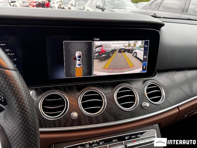 Mercedes E 300 45 interauto-car