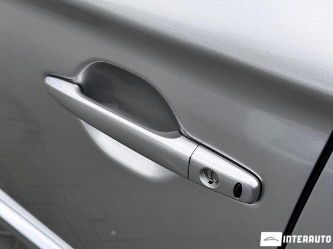 Mitsubishi Outlander 48 interauto-car