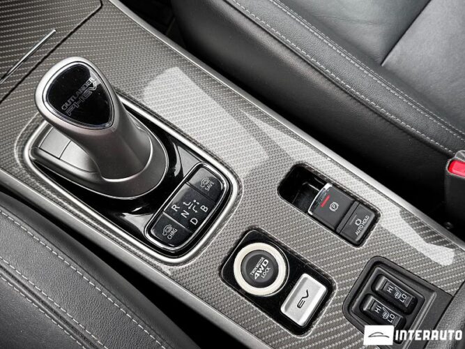 Mitsubishi Outlander 40 interauto-car