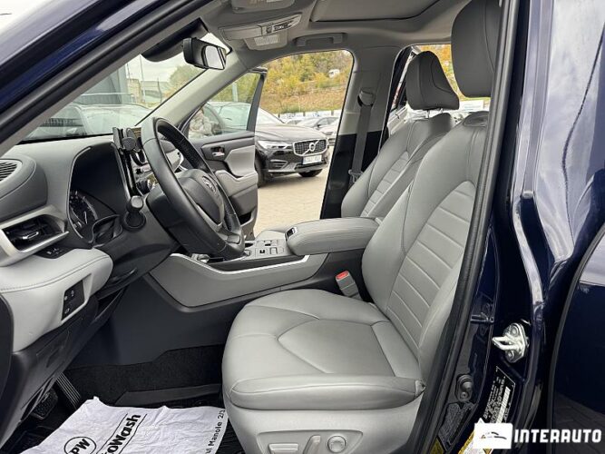Toyota Highlander 41 interauto-car