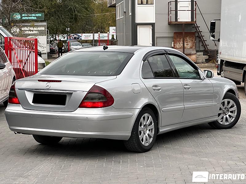 Mercedes E 220 13 automobil-interauto