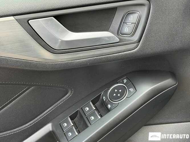 Ford Focus 39 interauto-car