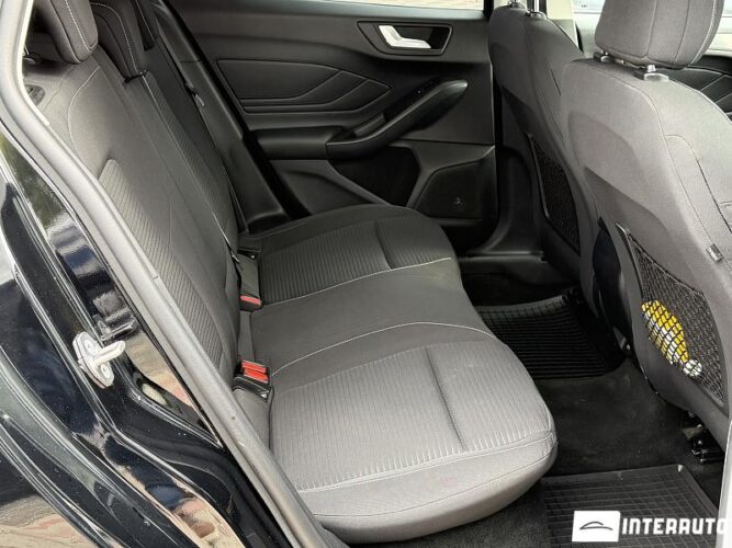 Ford Focus 51 interauto-car