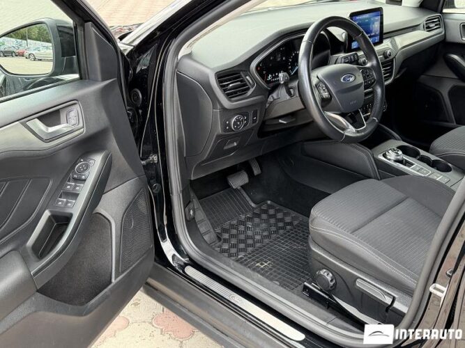 Ford Focus 38 interauto-car