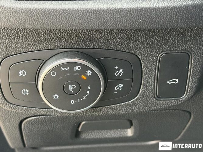 Ford Focus 43 interauto-car