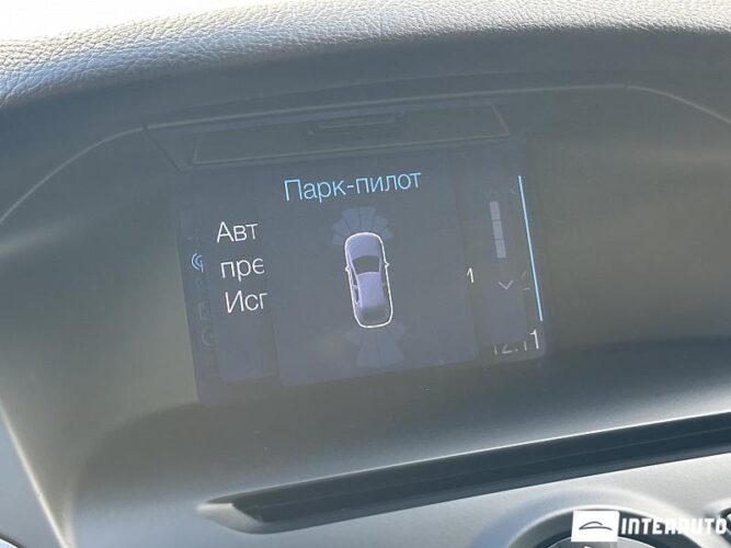 Ford Focus 38 interauto-car