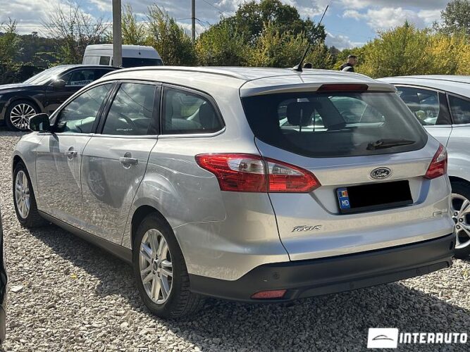 Ford Focus 32 interauto-car