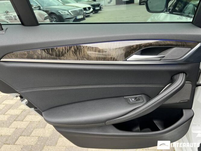 BMW 530e 58 interauto-car