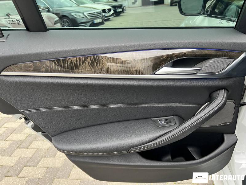 BMW 530e 32 automobil-interauto