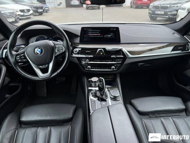 BMW 530e 45 interauto-car