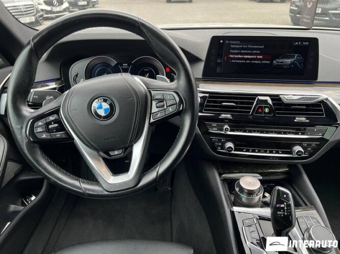 BMW 530e 47 interauto-car