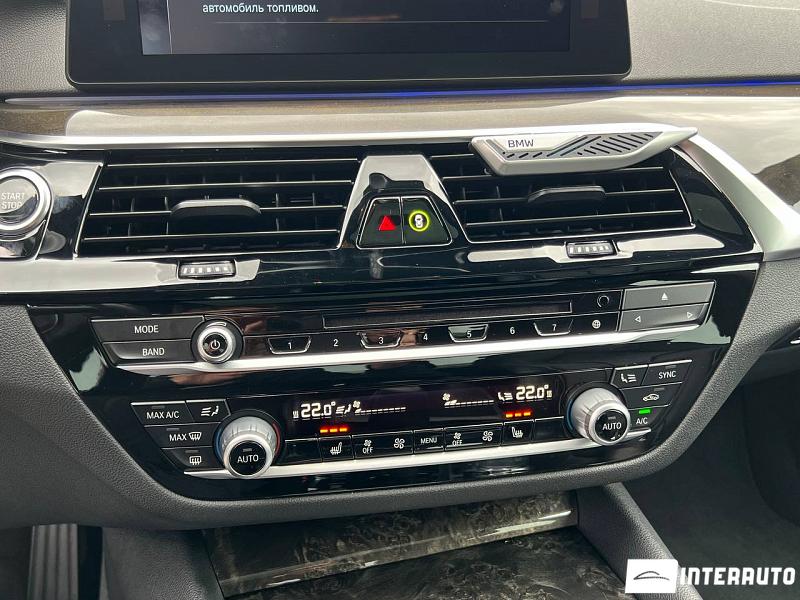 BMW 530e 28 automobil-interauto