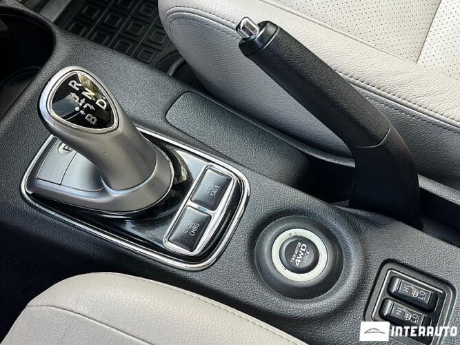 Mitsubishi Outlander 46 interauto-car