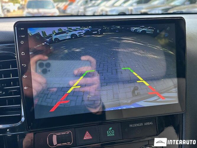 Mitsubishi Outlander 43 interauto-car