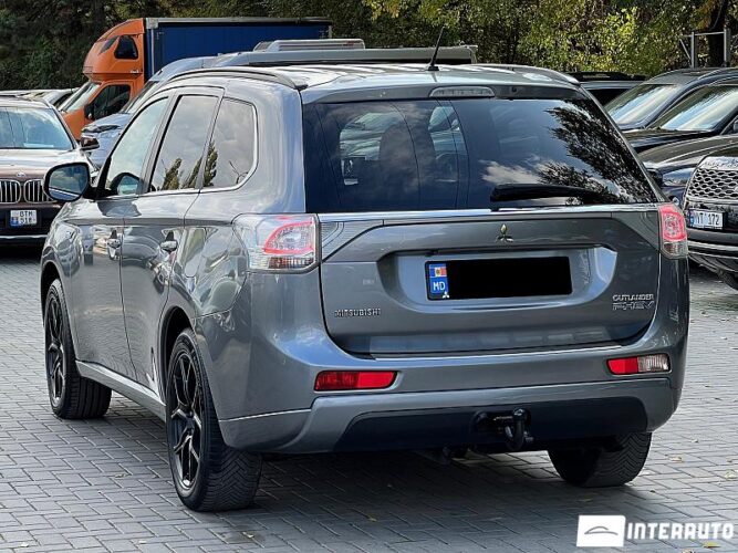 Mitsubishi Outlander 35 interauto-car