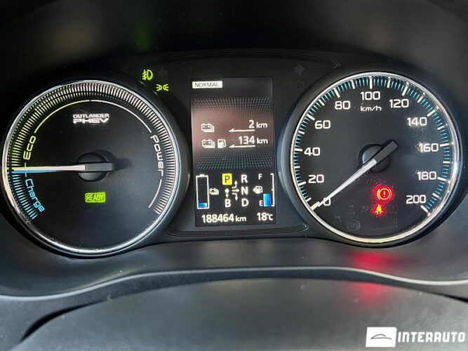 Mitsubishi Outlander 42 interauto-car