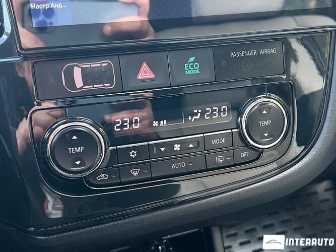 Mitsubishi Outlander 45 interauto-car