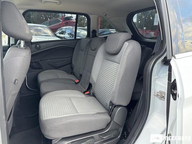 Ford Grand C-MAX 42 interauto-car