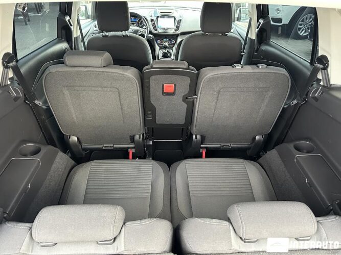Ford Grand C-MAX 44 interauto-car