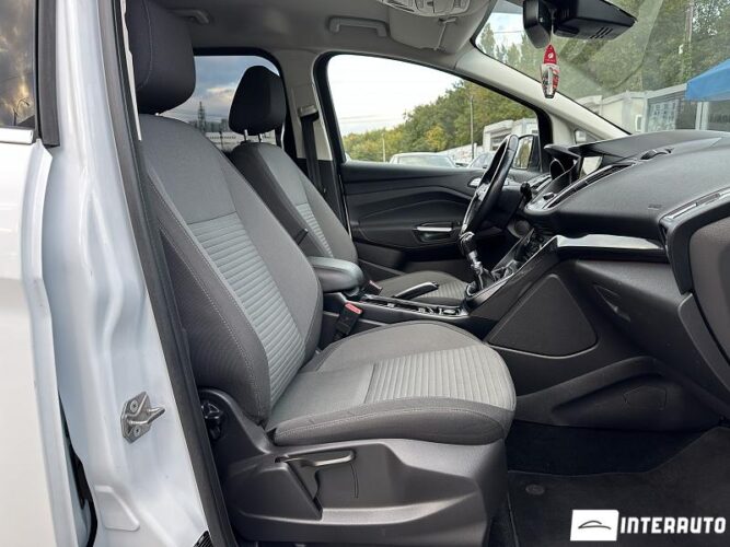 Ford Grand C-MAX 34 interauto-car