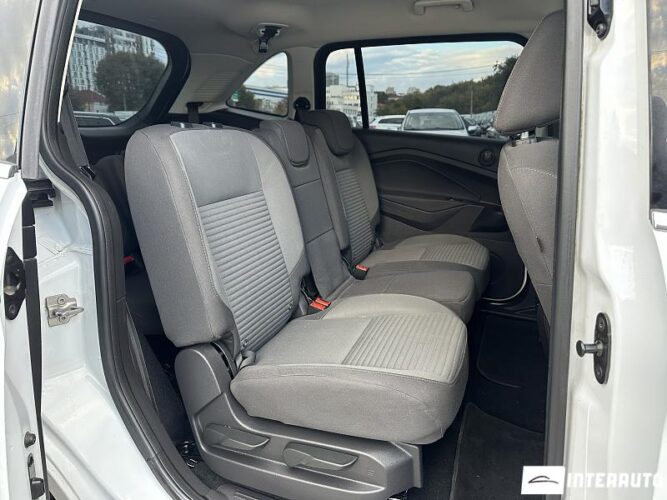 Ford Grand C-MAX 43 interauto-car