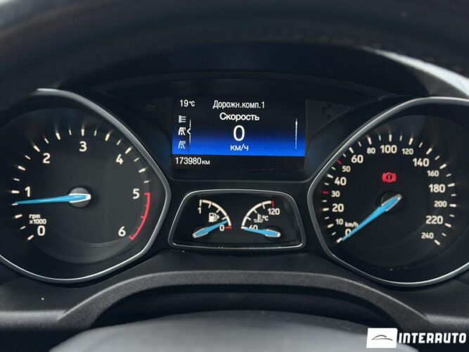 Ford Grand C-MAX 37 interauto-car