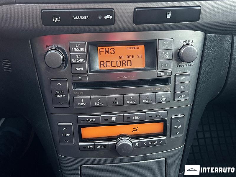 Toyota Avensis 20 automobil-interauto