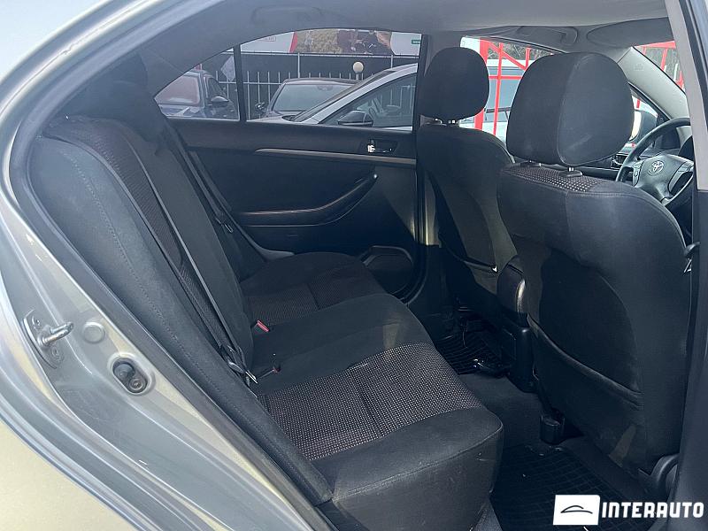 Toyota Avensis 22 automobil-interauto