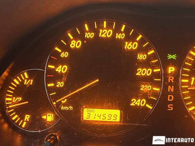 Toyota Avensis 34 interauto-car