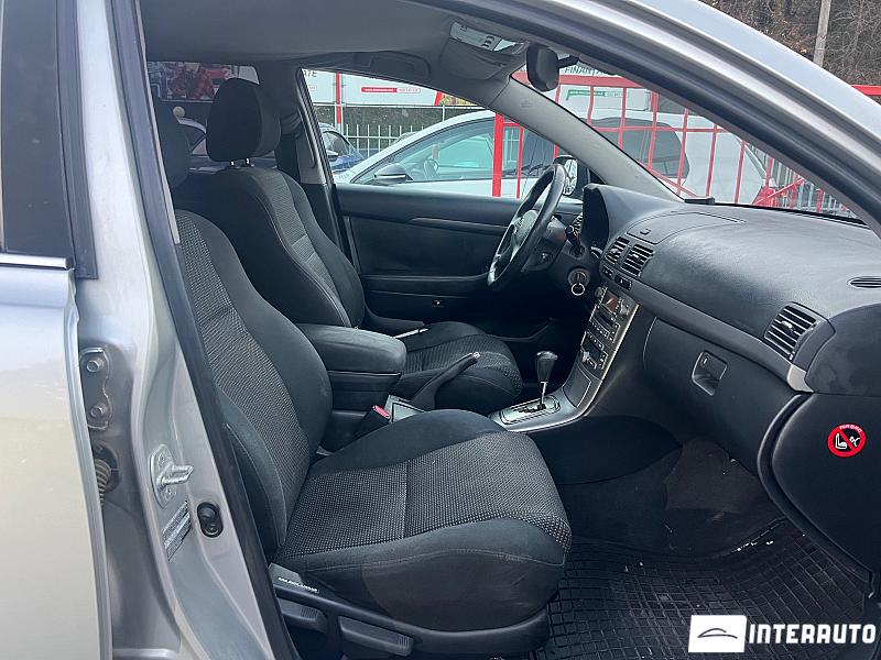 Toyota Avensis 23 automobil-interauto