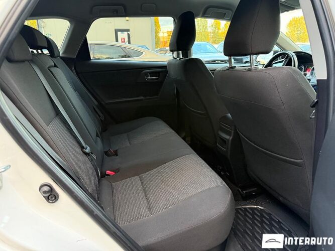 Toyota Auris 41 interauto-car