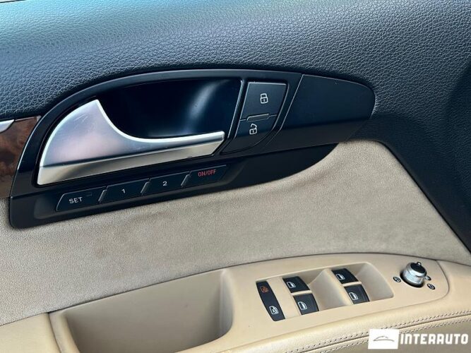 Audi Q7 40 interauto-car