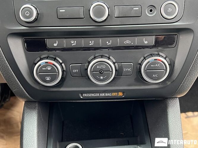 Volkswagen Jetta 42 interauto-car