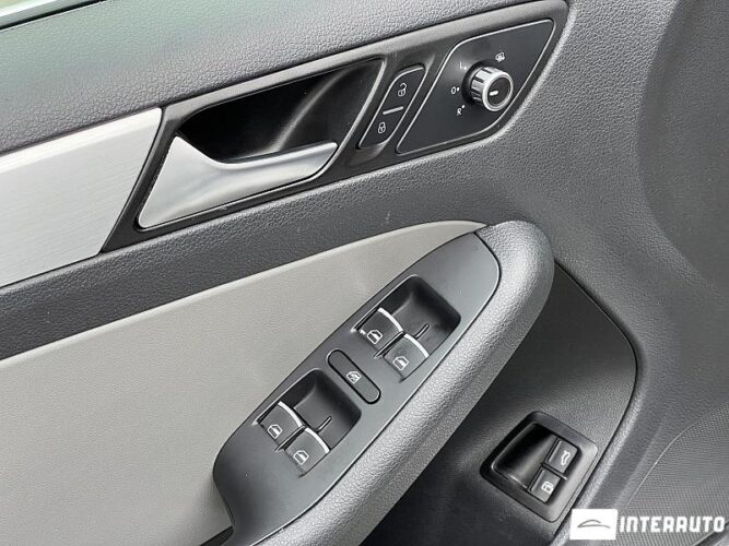 Volkswagen Jetta 50 interauto-car