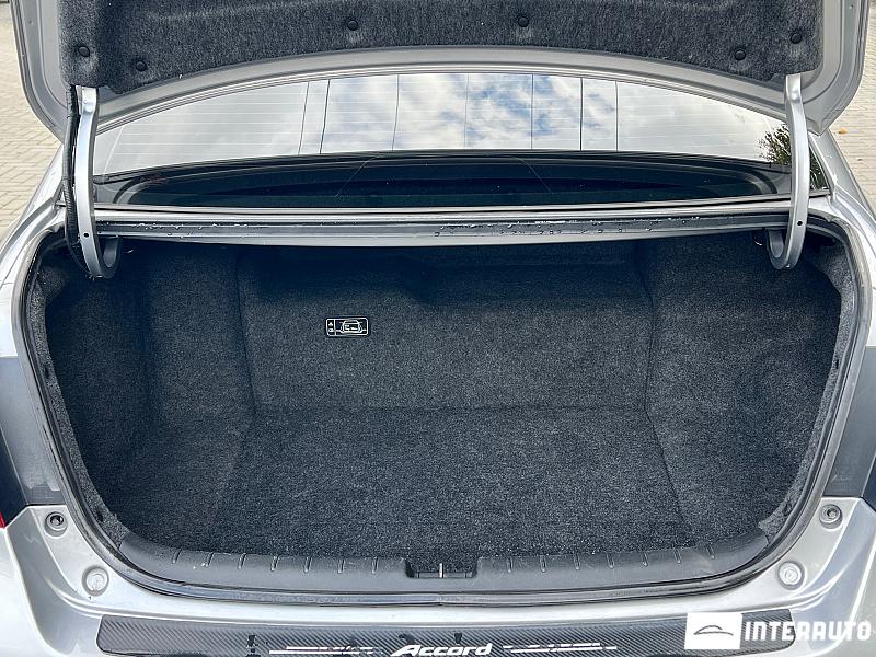 Honda Accord 29 automobil-interauto