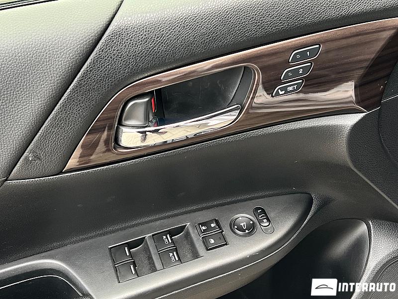 Honda Accord 16 automobil-interauto