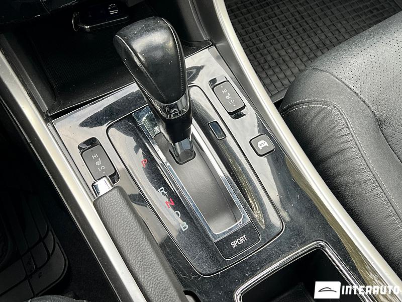 Honda Accord 25 automobil-interauto