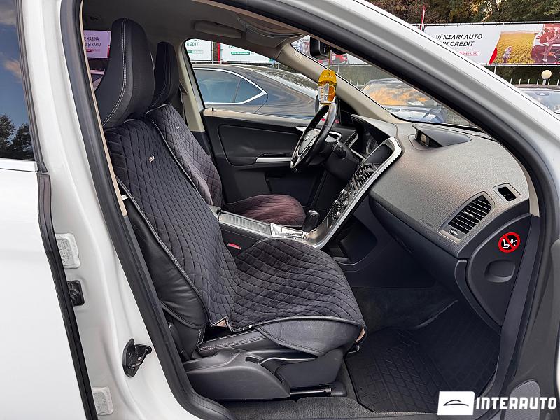 Volvo XC 60 15 automobil-interauto