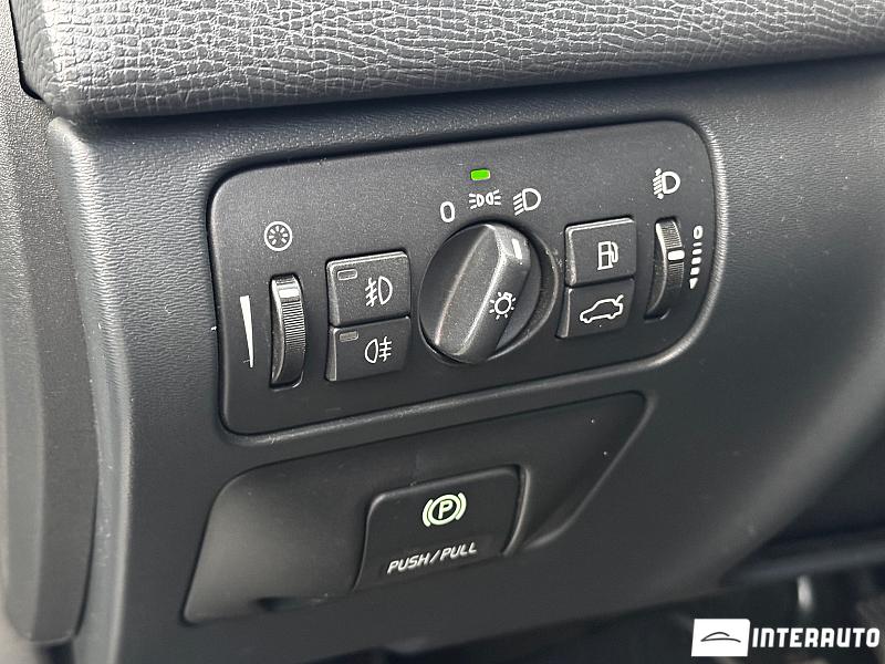 Volvo XC 60 20 automobil-interauto