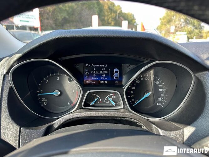 Ford Focus 38 interauto-car