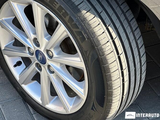 Ford Focus 46 interauto-car