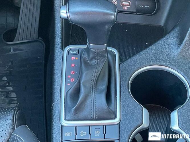 Kia Sportage 44 interauto-car