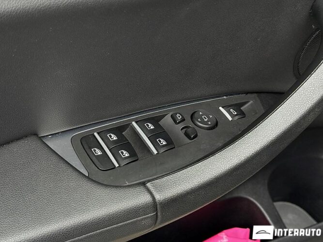 BMW X3 3.0e 34 interauto-car