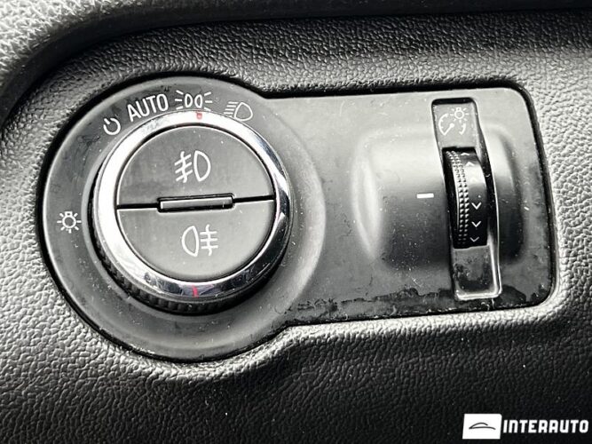 Opel Insignia 39 interauto-car