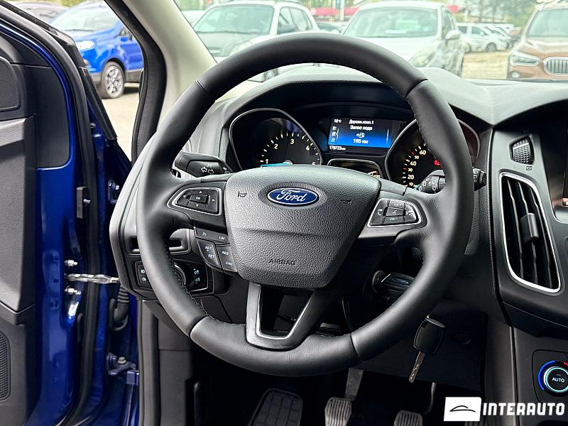Ford Focus 19 automobil-interauto