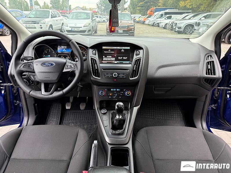 Ford Focus 18 automobil-interauto