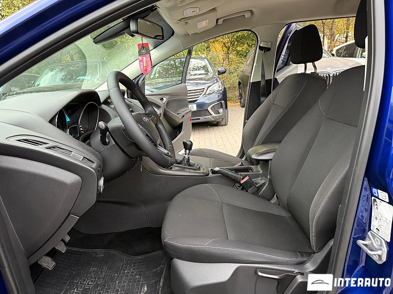 Ford Focus 15 automobil-interauto