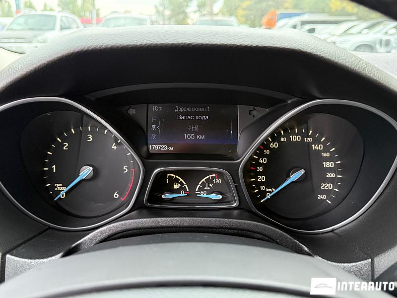 Ford Focus 20 automobil-interauto