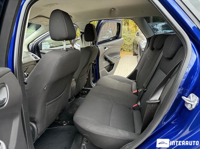 Ford Focus 42 interauto-car
