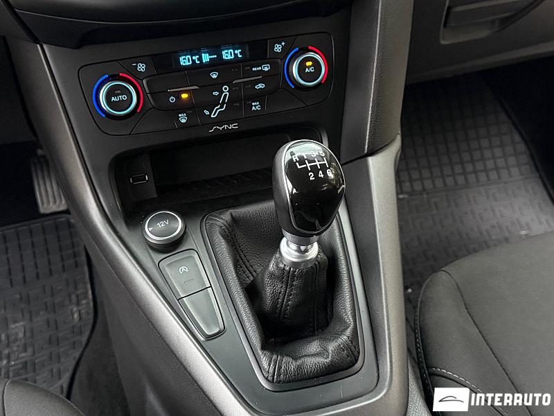 Ford Focus 23 automobil-interauto